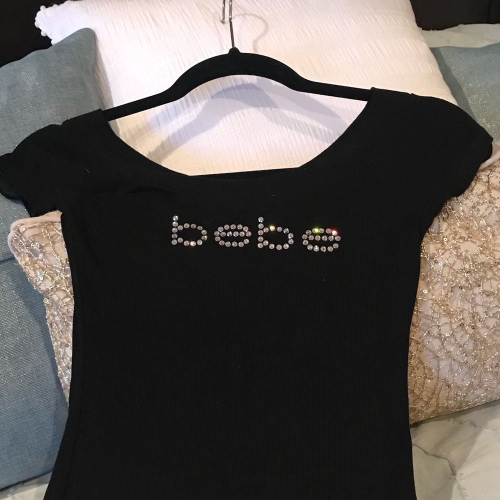 BEBE v neck tee